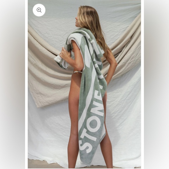 STONE FOX SWIM Stone Fox Towel - Aloe Wash NWT - Picture 2 of 6
